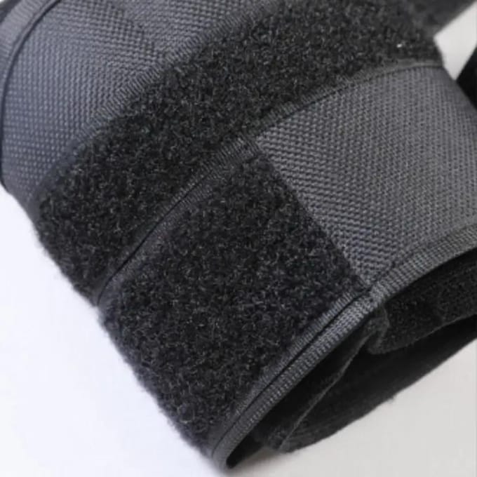1 Stuk Verdikte Spons Rugby Voetbal Polsband Dubbele Compressie Verstelbare Ondersteuning Wrap Voor Polsbescherming white