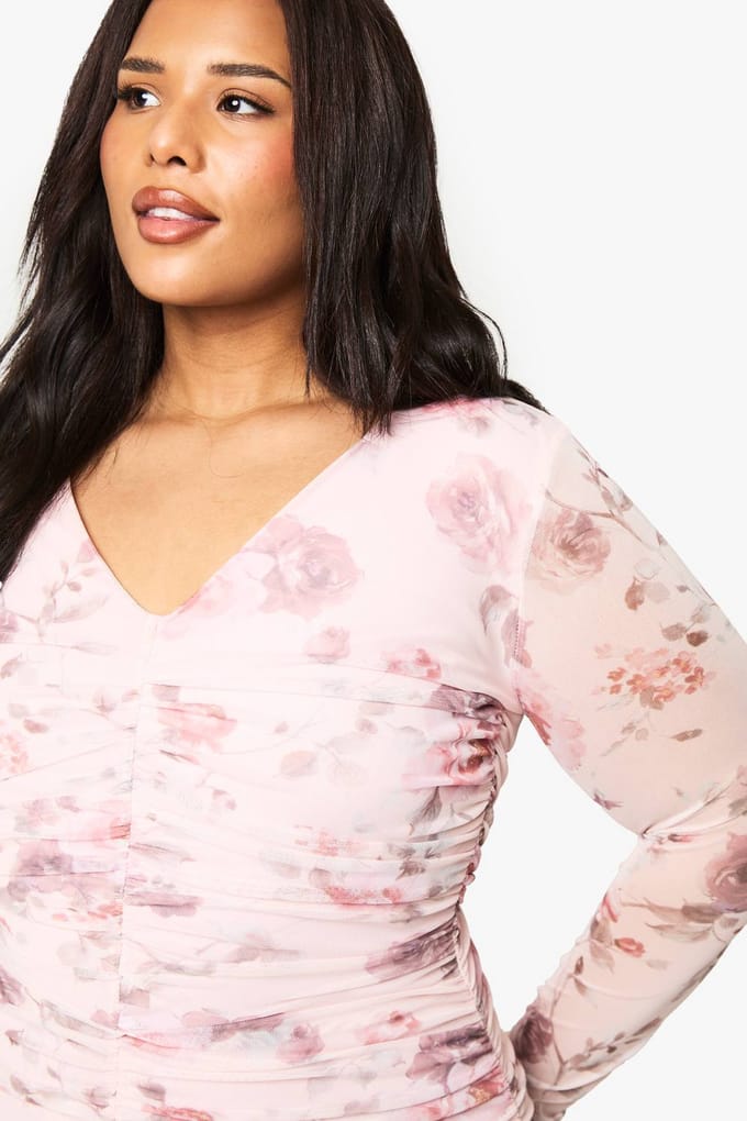 boohoo Dames Plus Floral Mesh Geruikelde Mini-jurk met Volantzoom | Blush | Maat: 28