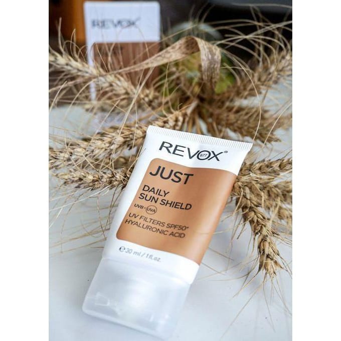 Revox - Daily Sun Shield Lotion SPF50+ with Hyaluronic Acid - 30ml
