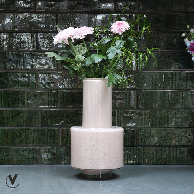 Vaas Volta | Ivory | Mondgeblazen glas | Ø19 x H36 cm