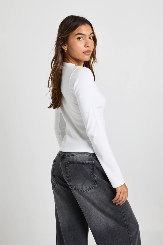 boohoo Dames Geribbelde top met doorlopende knopen en lange mouwen | Wit | Maat: 38