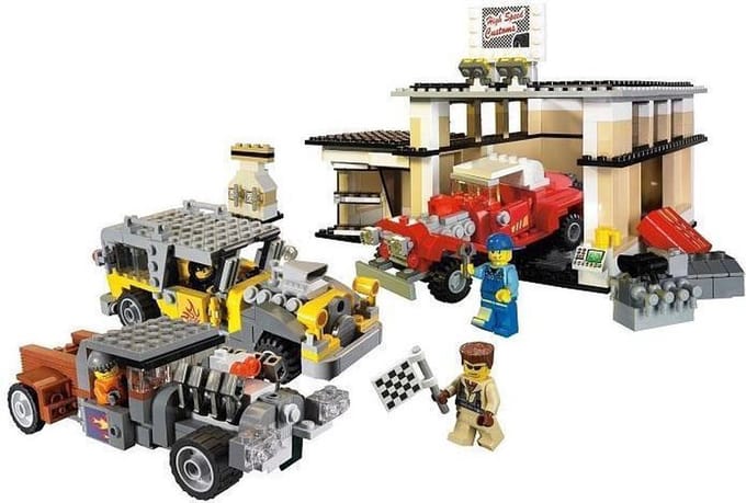 LEGO Factory Custom Car Garage - 10200