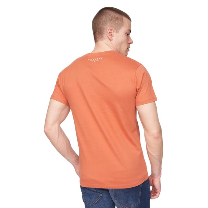 Henleys Heren Scripthen Logo T-Shirt (Baksteen Rood)