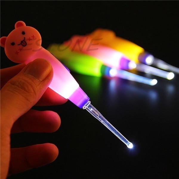 Cartoon Dieren LED-licht Afneembaar 3x Ear-pick Wax Remover Pick Earpick Schone oren 1pcs multi