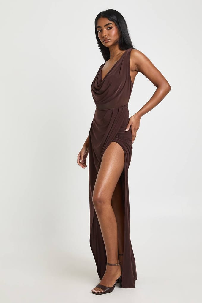 boohoo Dames Tall Slinky Gerimpelde Wikkel Maxi Jurk | Espresso | Maat: 38