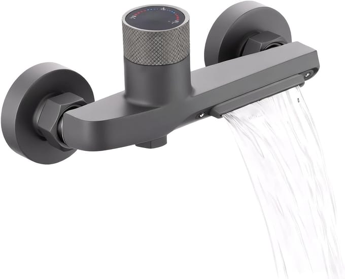 Moderne Gun Grey Badkamerkraan met Watervaluitloop, Temperatuurregeling en Installatie voor Bad en Douche