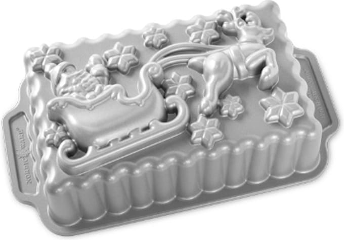 Bakvorm "Santa Sleigh Loaf Pan" - Nordic Ware | Sparkling Silver Holiday