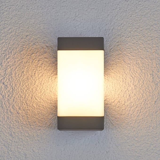 Lucande - Wandlamp buiten - 1licht - Aluminium, polycarbonaat - H: 20 cm - E27 - grafietgrijs, opaalwit