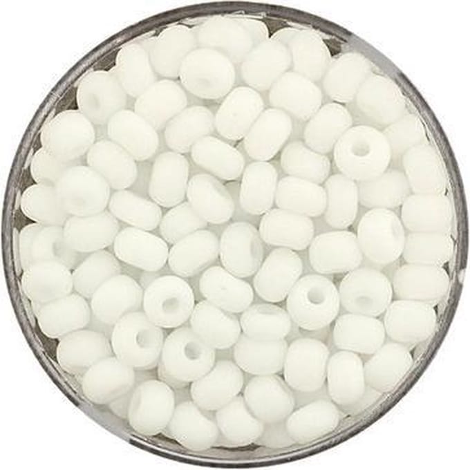 9377-054 Rocailles wit mat 4.5mm