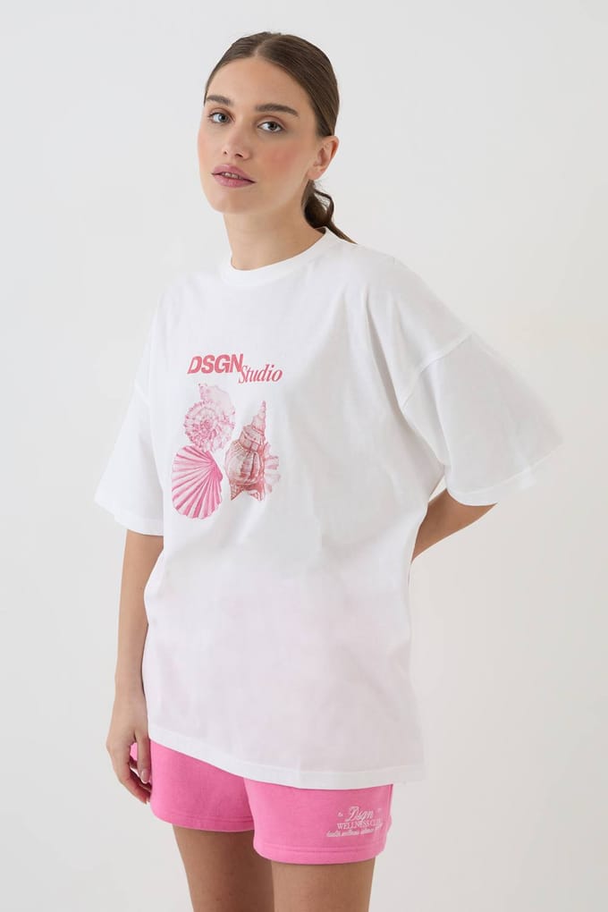 Dames Dsgn Studio Oversized T-shirt Met Schelpenprint | White | Maat: XS