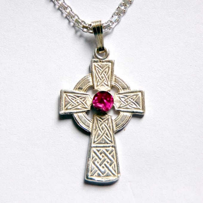 Hetty'S - Designer ontwerp - Keltisch kruis - Met Robijn - echt zilver - compleet met collier
