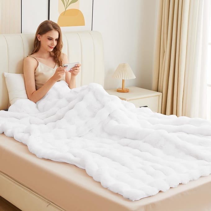 Deken 230x230 cm Wit Bubble Blanket Woondeken Faux Fur Fluffy