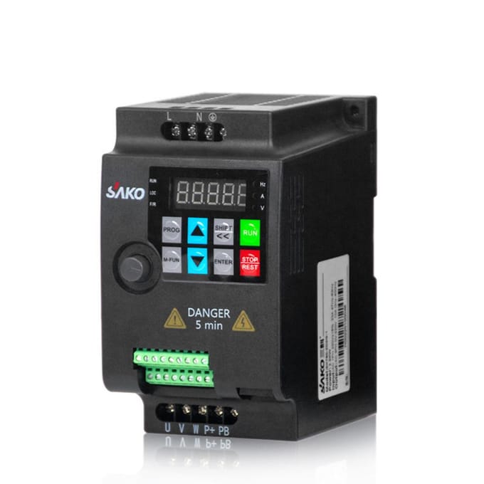Convertisseur de fréquence variable VFD d'inverseur vectoriel monophasé AC220V pour la vitesse du moteur en continu 1.5KW multicolore
