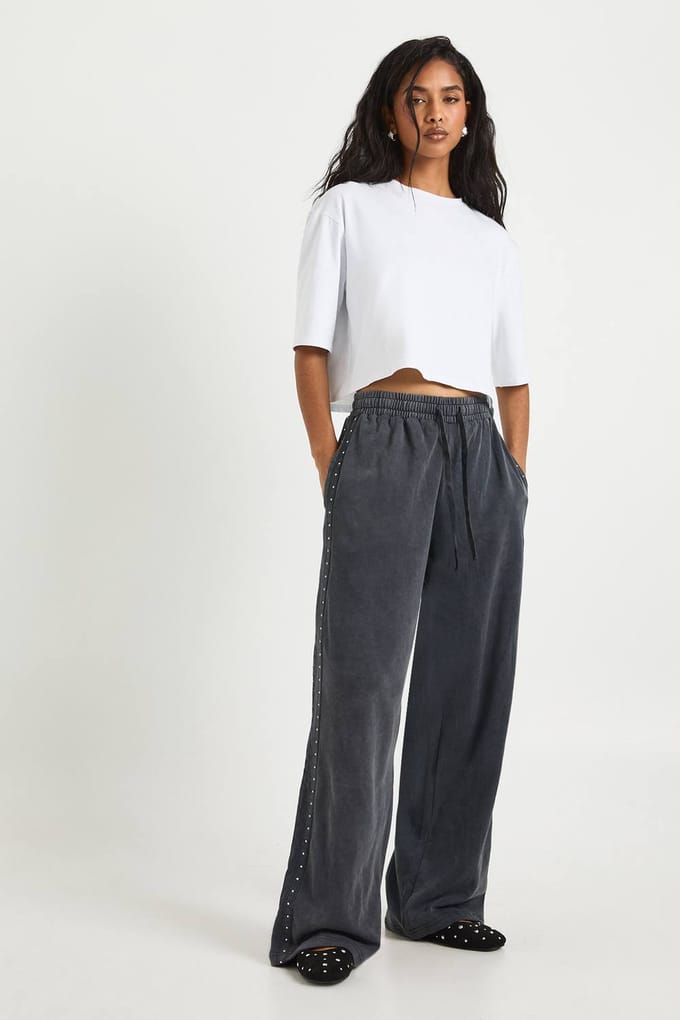 boohoo Dames Gewassen joggers met studs en dubbele band en rechte pijpen | Houtskool | Maat: Medium