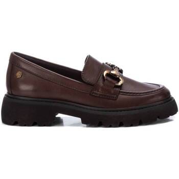 Dames mocassins met decoratieve ketting Carmela