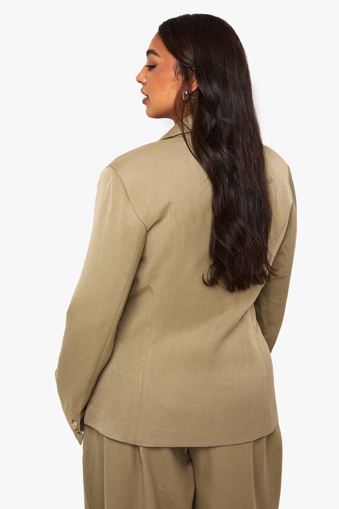 boohoo Dames Plus getailleerde blazer | Khaki | Maat: 18