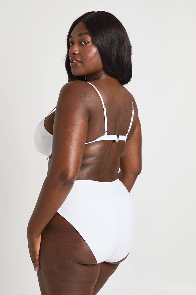 boohoo Dames Plus Zwemkleding Essentials Buikcontrole Hoge Taille Slip | Wit | Maat: 48