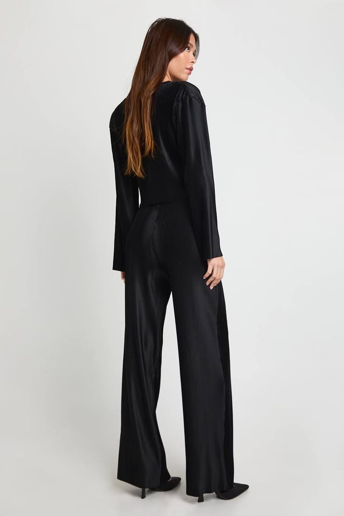 boohoo Dames Plisse Boxy Cropped Top met knoopsluiting in de lange mouwen | Zwart | Maat: 34
