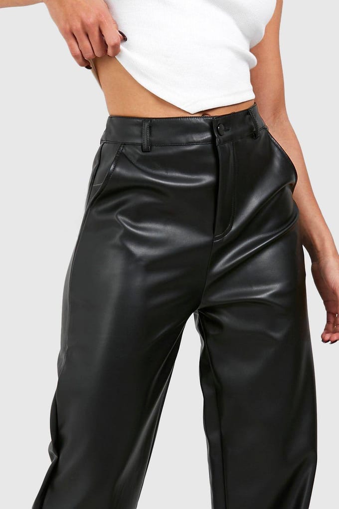 boohoo Dames Leather Look Relaxed Fit Straight Leg Trousers | Black | Maat: 16