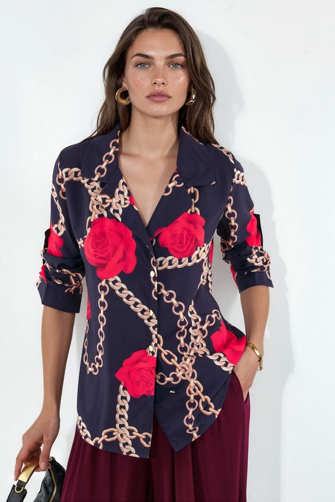 Bloemencrepe Knopenblouse