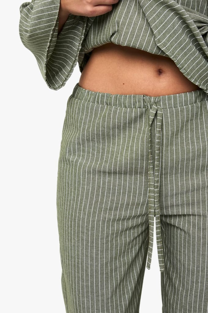 boohoo Dames Gestreepte rechte pijpenbroek | Olive | Maat: 8