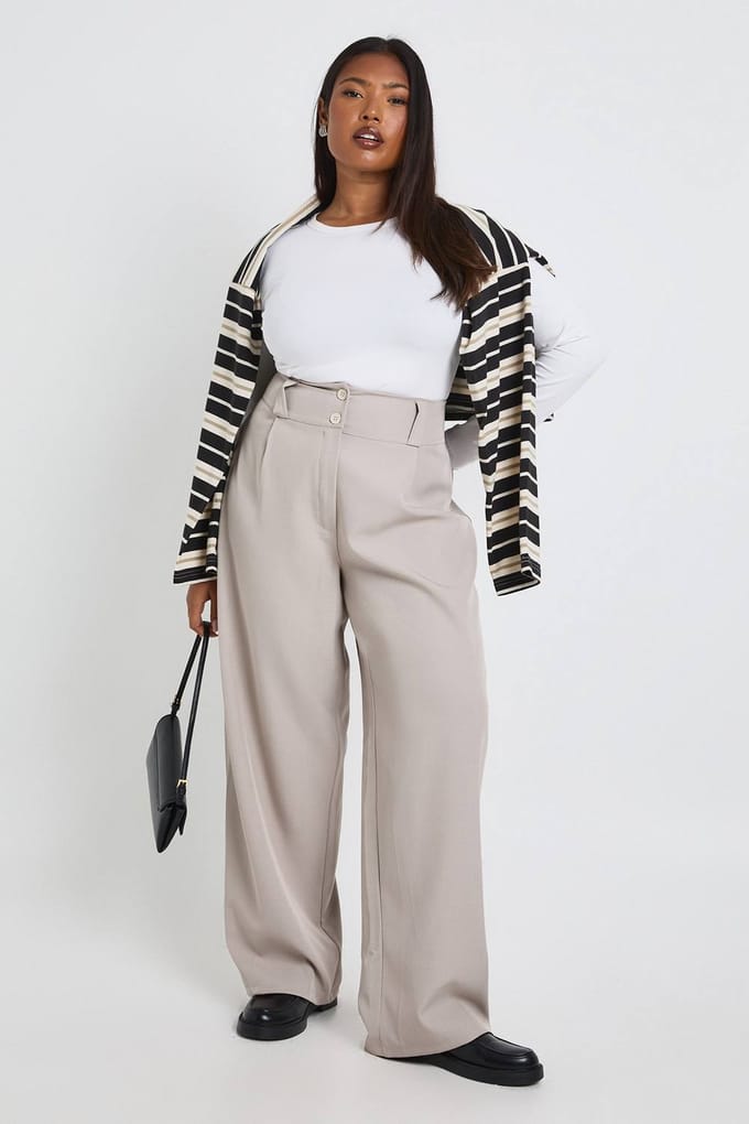 boohoo Dames Plus Basic Lange Mouwen Getailleerde Langlijn Top | Wit | Maat: 44