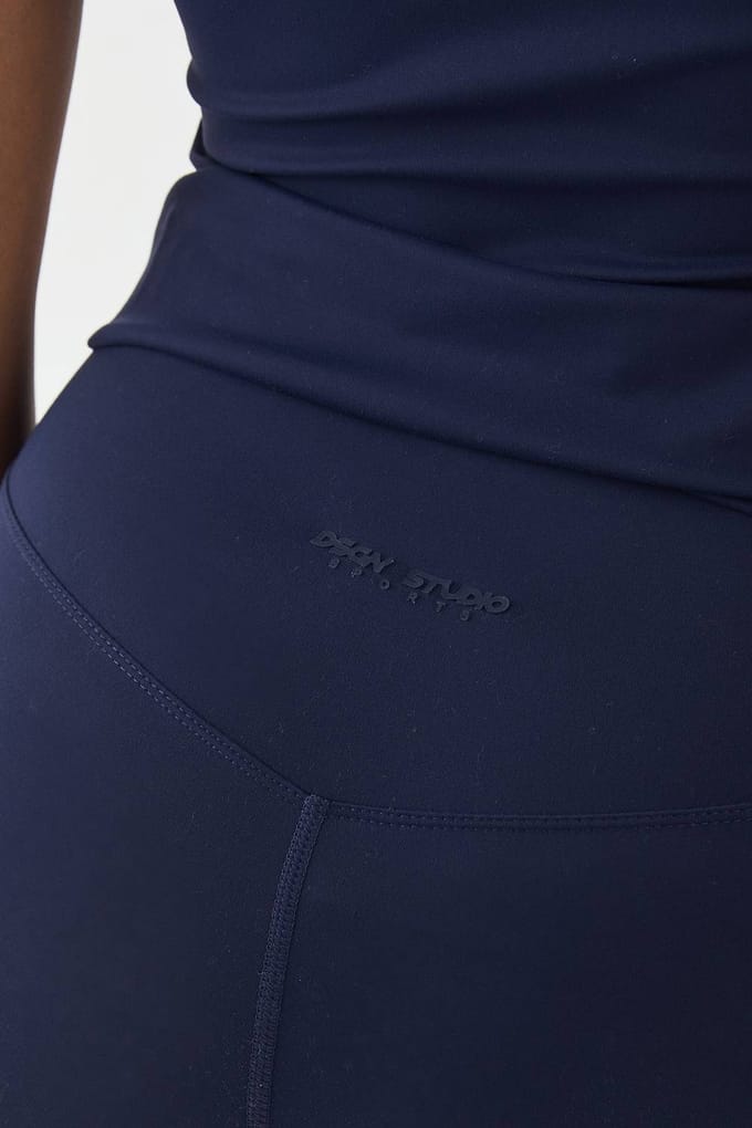 Dames DSGN Studio Ultra Sculpt Hoge Taille Diepe Tailleband Legging | Navy | Maat: Small