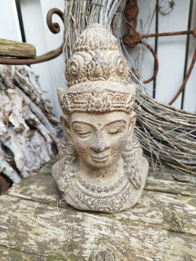 Hoofd buddha steen