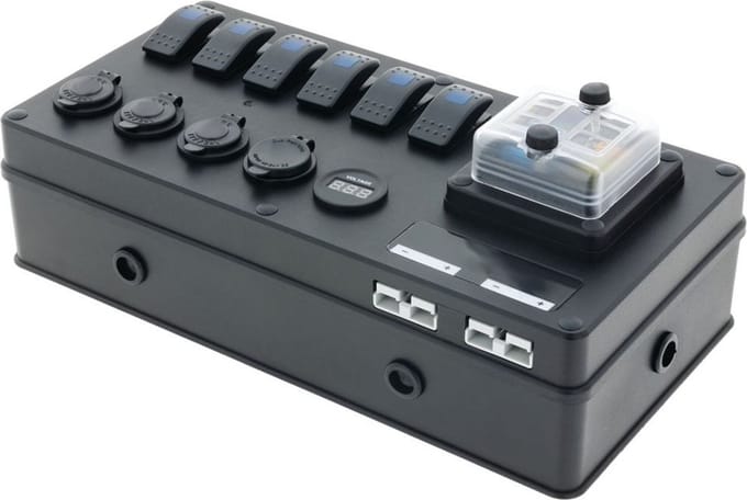 Schakelkast - 6-Weg 12/24V DC - Elektra Control Box- 12/24V - 6x Schakelaars - 3x 12V aansluitingen - 1x2 USB 3.1A 5V