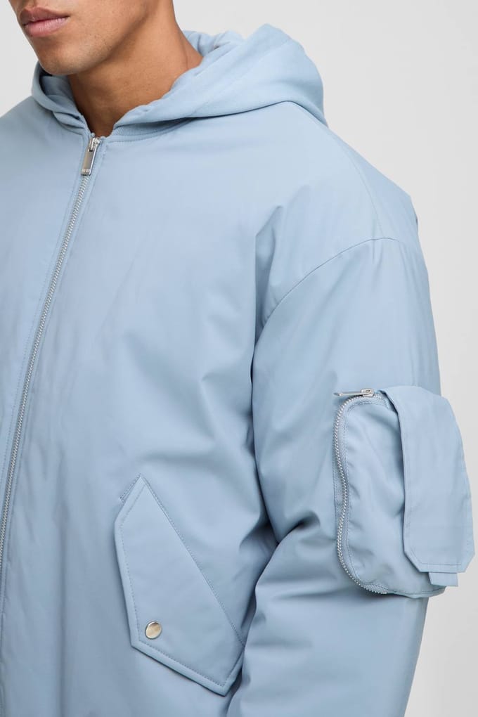 Bomberjack met capuchon in oversized pasvorm met PU-applique van nylon | Slate Blue | Size Medium