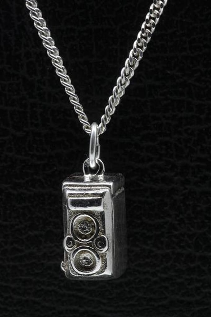Zilveren Fotocamera ketting hanger - antiek