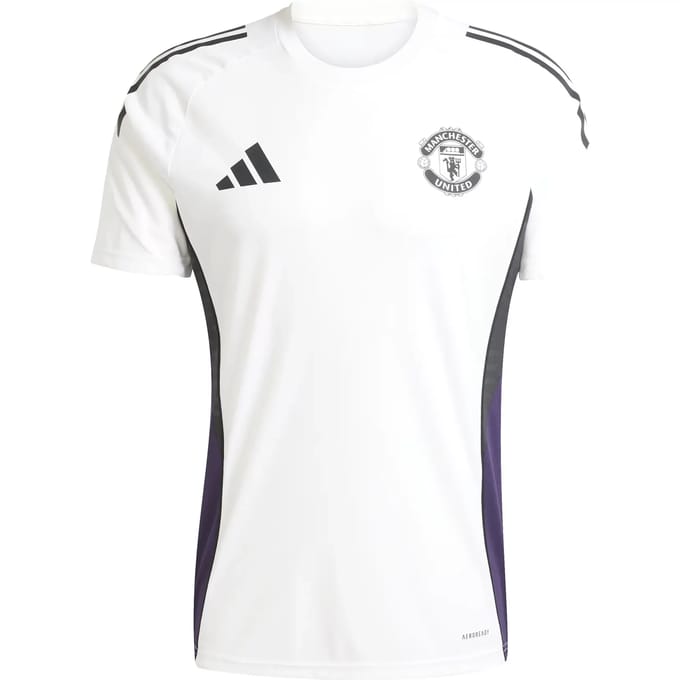 Manchester United training shirt 2025/26