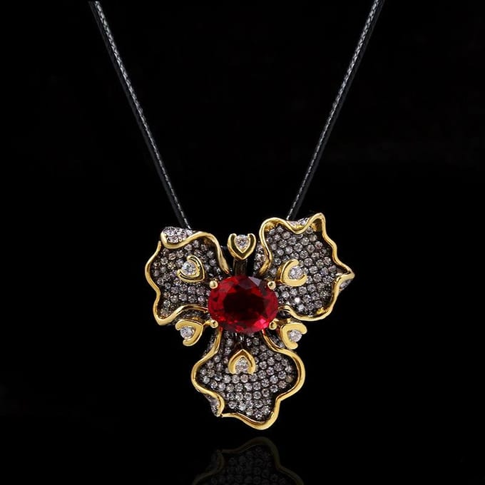 Collier Pendentif Femme Bicolore Noir et Or Fleur Incrusté de Diamants black