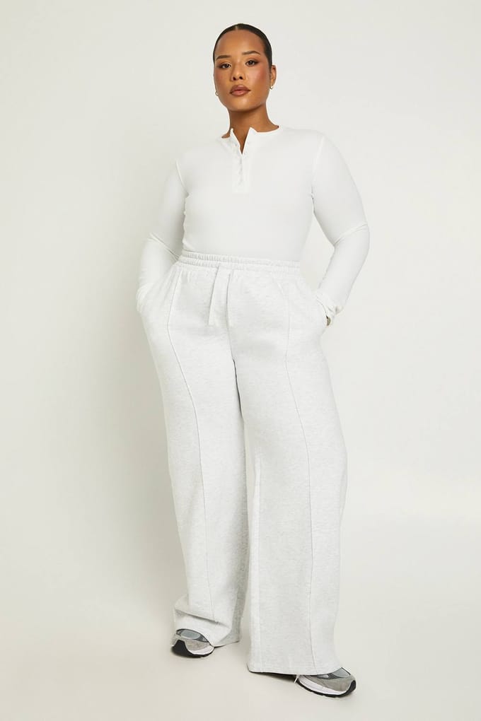 boohoo Dames Plus Core Basic Pintuck-detail, diepe tailleband, wijde pijp jogger | Ash Grey | Maat: 26