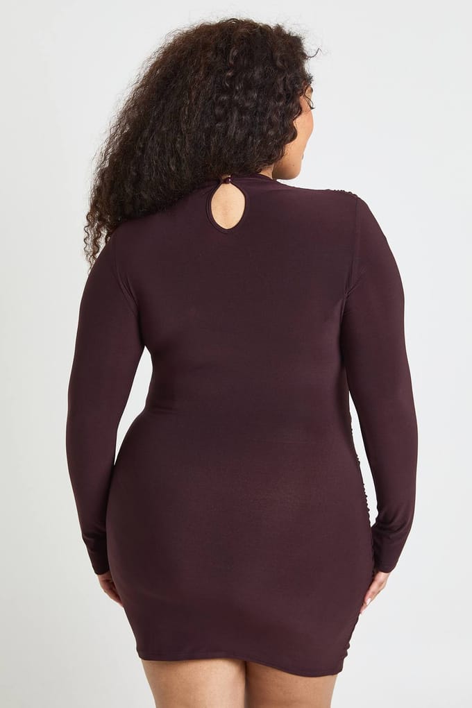boohoo Dames Plus High Neck Wrap Trim Detail Mini Jurk | Chocolate | Maat: 24
