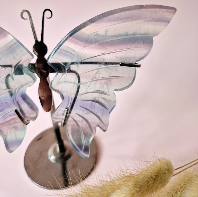 Candy Fluorite Butterfly Edelsteen Crystal Carving met Metalen Standaard vlinder