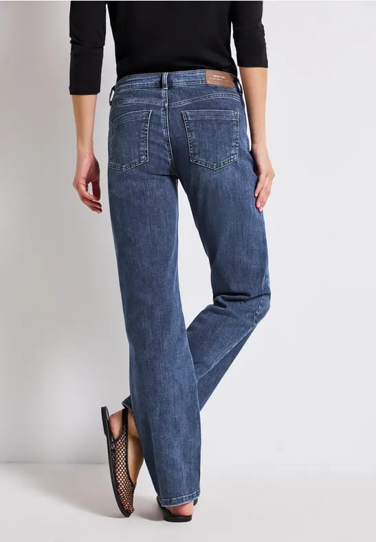 Straight Legs jeans