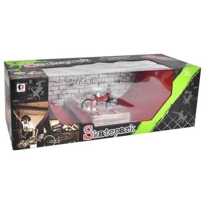 Skatepark halfpipe met 2 vingerboards en BMX Fingerboards