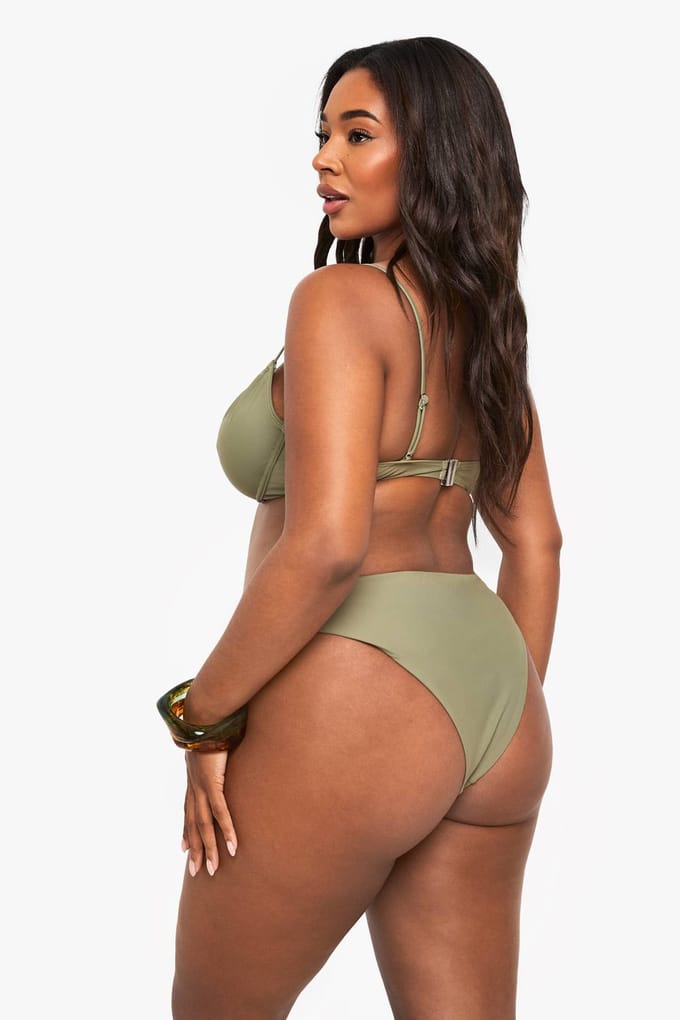 boohoo Dames Plus Swimwear Essentials Bikini Top met beugels | Kaki | Maat: 56