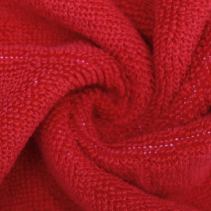 Puma handdoek TEAM Towel Small badhanddoek 50x100 rood