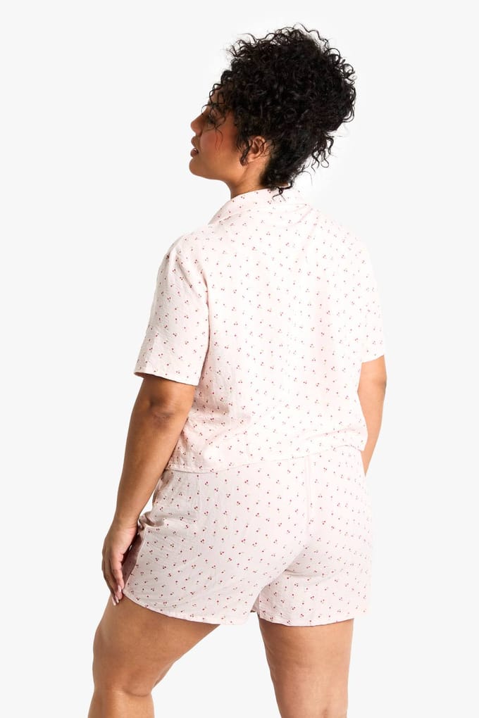 boohoo Dames Plus Cherry Print Shirt & Short Pyjama Set | Pink | Maat: 18