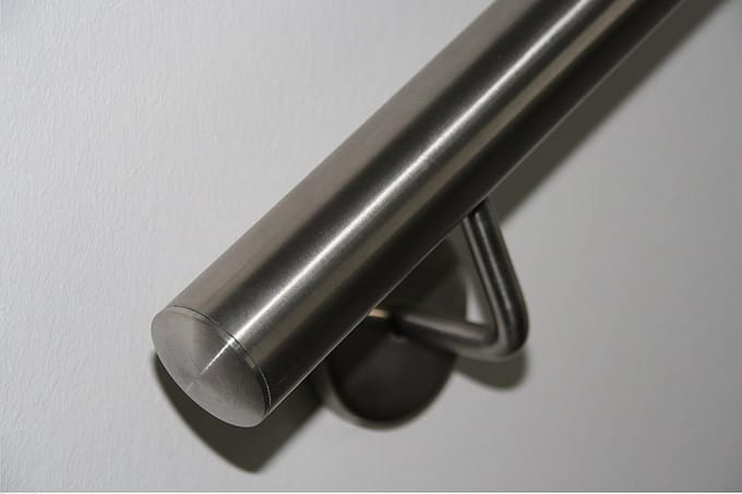 RVS Trapleuning 1200mm Wandmontage Gebogen Eindstuk Geslepen Kwaliteit