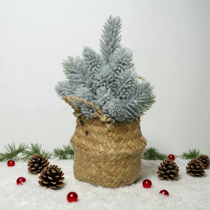 Micro Kerstboom Blauw met sneeuw - Kerstdecoratie - ø13x24 cm