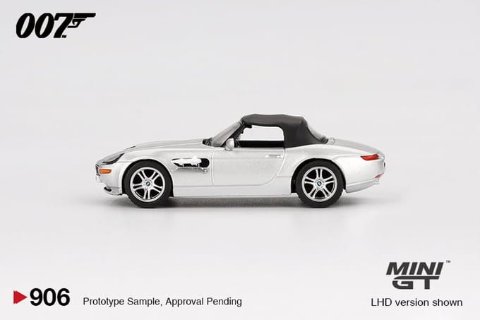 MINI GT 1/64 BMW Z8 - James Bond "The world is not enough"