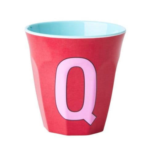 Rice melamine beker medium letter q roze