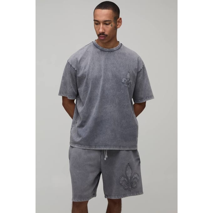 Oversized Gothic Fleur De Lis Applicatie Gewassen T-shirt & Wijde Korte Broek Set | Washed Charcoal | Size Medium