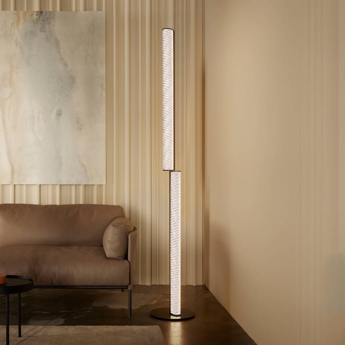 Slamp LED vloerlamp Modula gedraaid, geplooid, zwart
