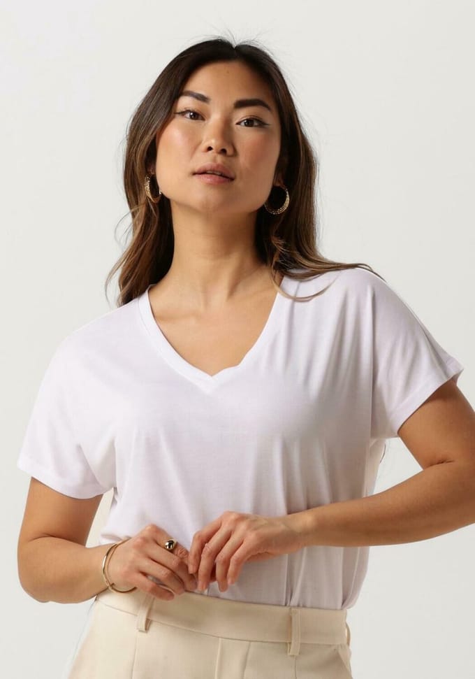 T-shirt met V-hals, model 'Fenya'