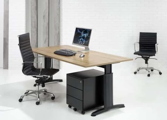 Hoogte verstelbaar bureau T- Poot Work breed 80CM diep 60CM bladkleur Licht Eiken framekleur Wit (RAL9010)