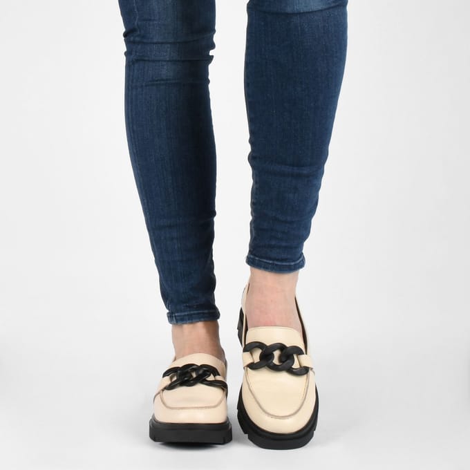 PS Poelman - maat 40- SOPHIE Dames Loafers met ketting - Crème